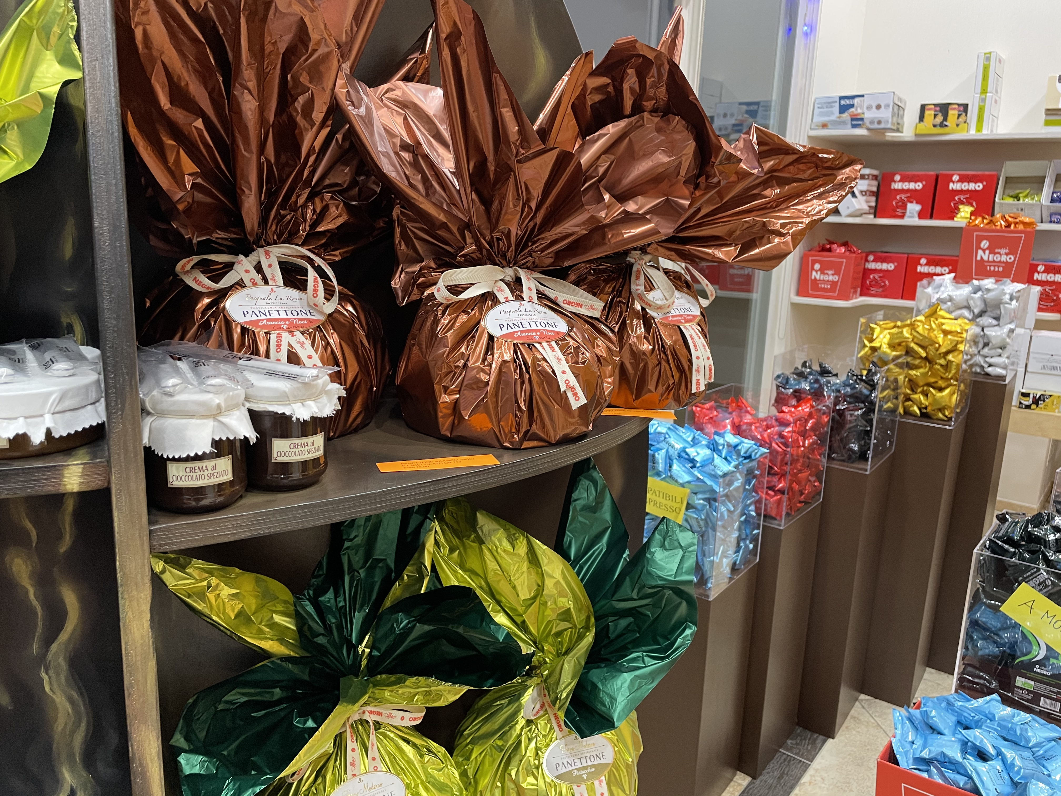 L'idea regalo perfetta: arrivano le ceste di Natale targate Caffè Negro